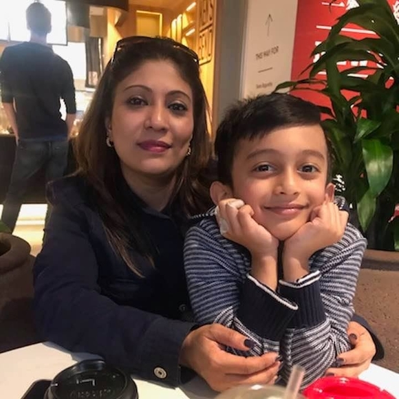 Meet your Posher, Tracey - Picture 1 of 1